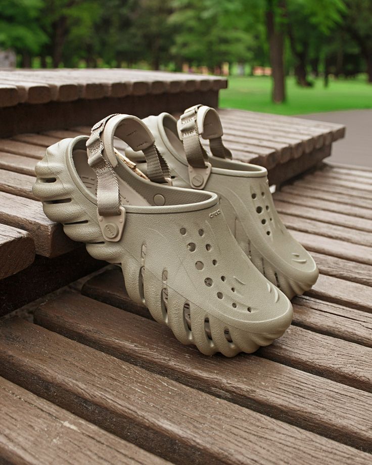 Crocs Echo Clog post