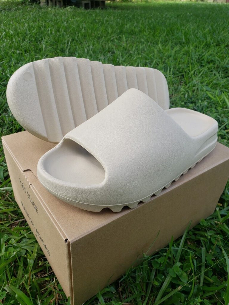Yeezy Slide Bone posst